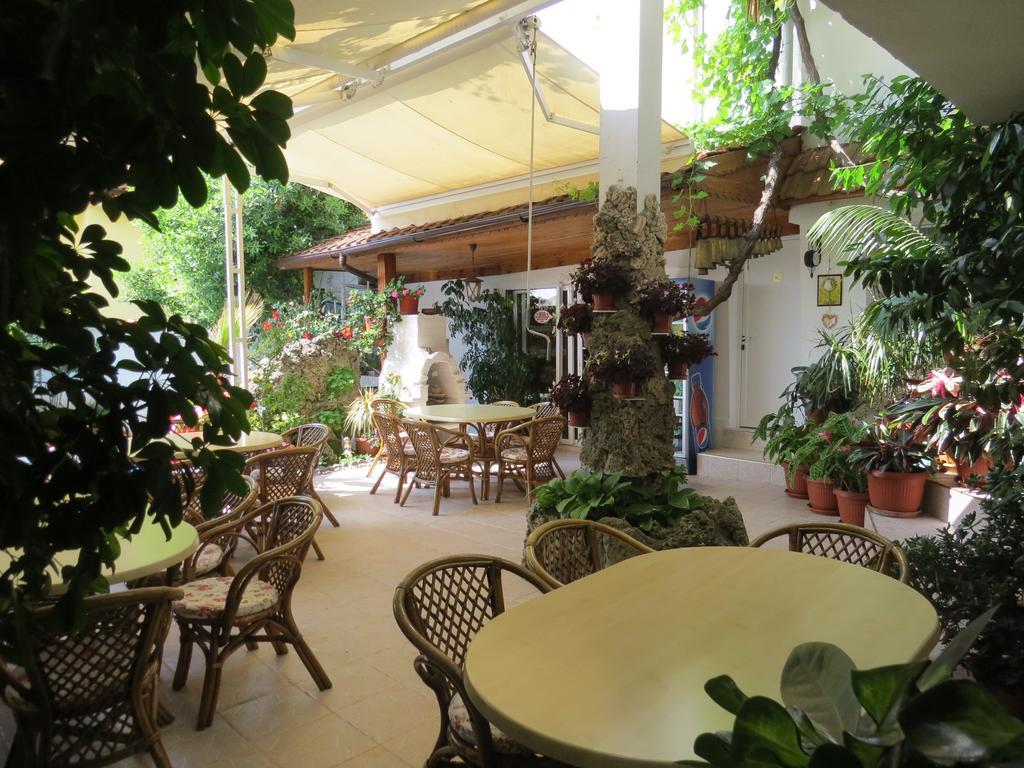 Family Hotel Sofi Sozopol Esterno foto