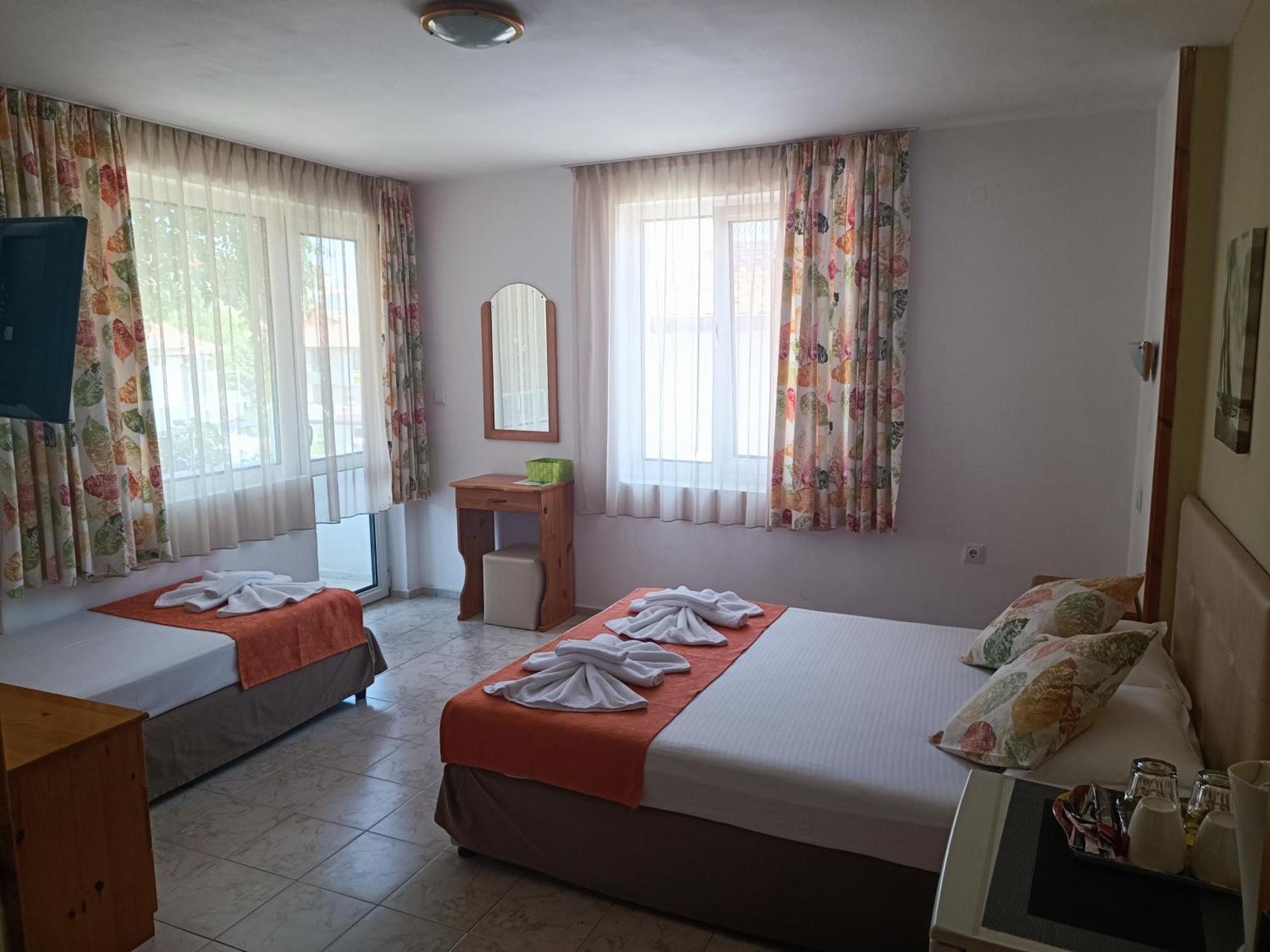 Family Hotel Sofi Sozopol Esterno foto