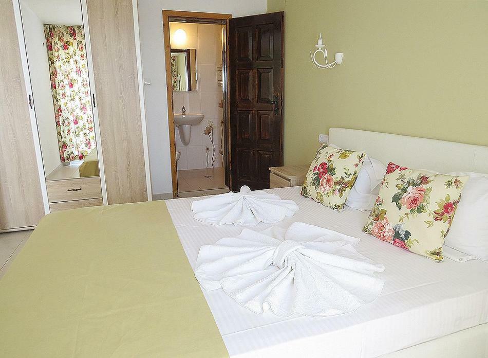 Family Hotel Sofi Sozopol Esterno foto