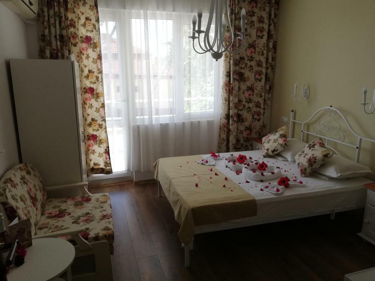Family Hotel Sofi Sozopol Esterno foto